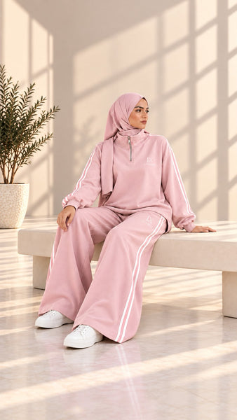 طقم رياضي نسائي محتشم